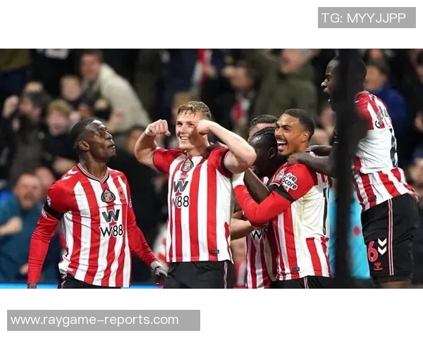 英超激战：AC米兰逆袭拜仁全场沸腾战术解析尽显精彩