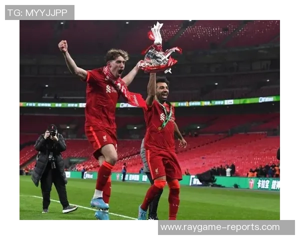 足总杯激战巴萨与利物浦平局红牌争议引发全场热议与数据分析 足总杯激战巴萨与利物浦平局红牌争议引发全场热议与数据分析