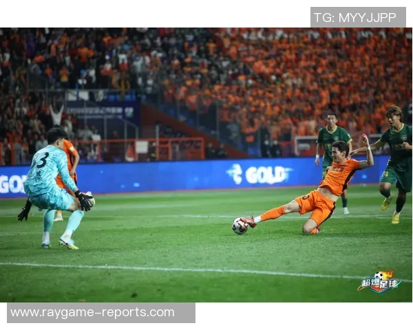 中超激战莱比锡与曼联平局点球大战引发全场狂欢